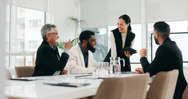 presentation, laughing and meeting with business woman and tablet for research, training and project management. idea, strategy and data analysis with people in office for brainstorming and chart - 会议 個照片及圖片檔