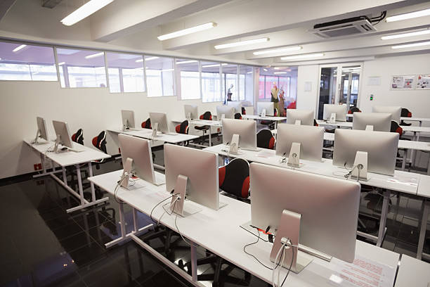 empty computer room - 机房建设 個照片及圖片檔
